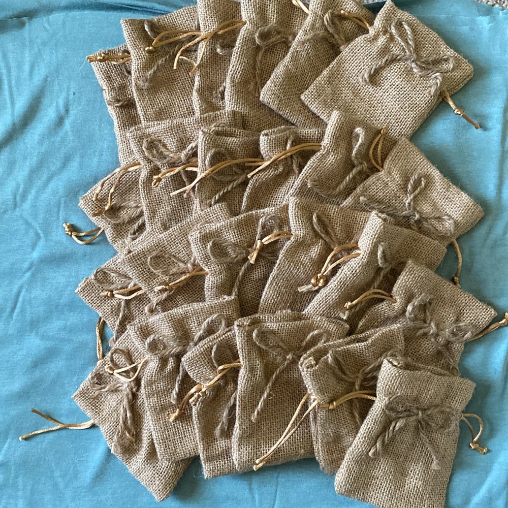 24 burlap gift bags 4”x5”